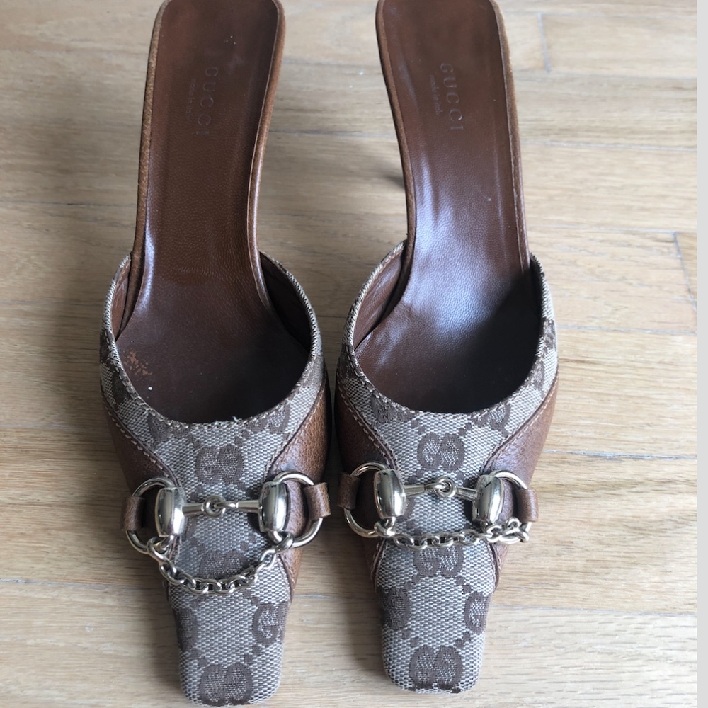 Gucci Canvas Slide heel with chain